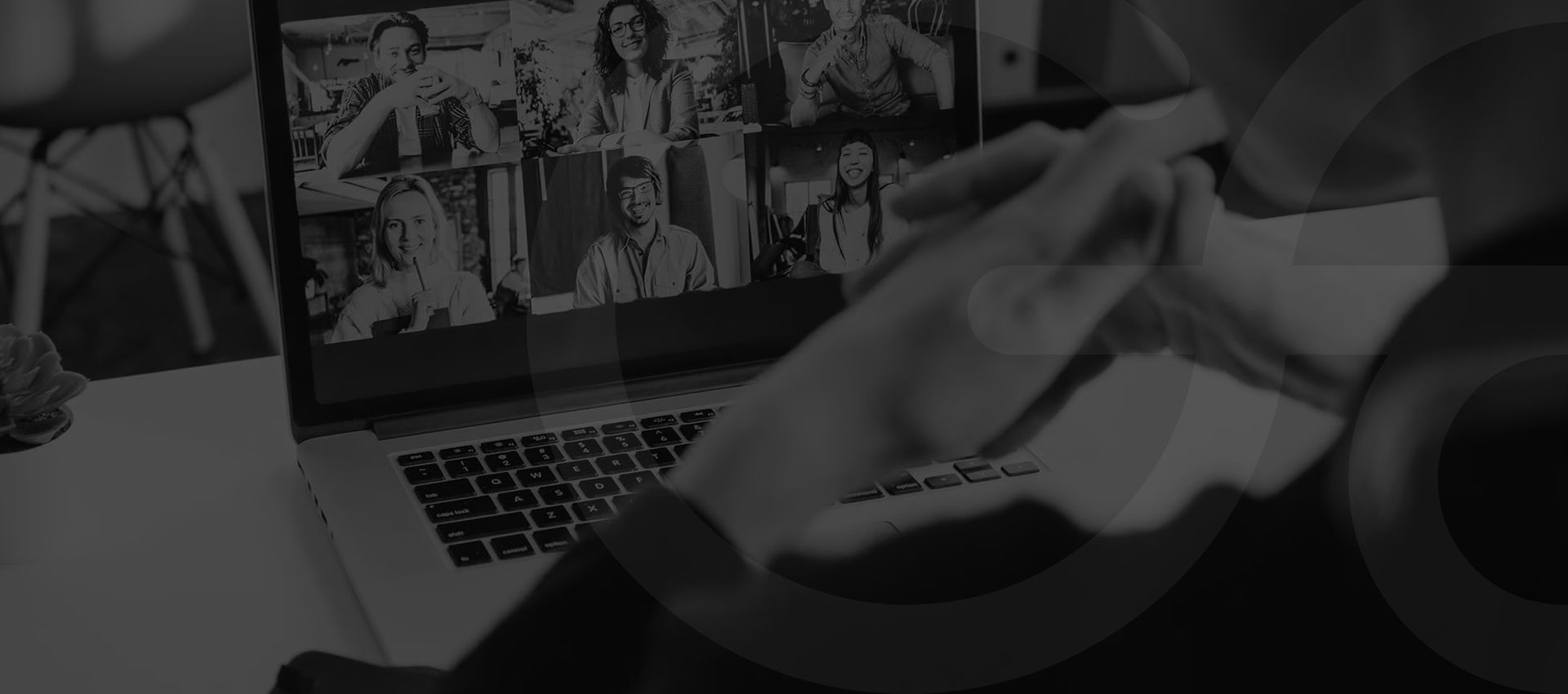Laptop mit Videokonferenz – Microsoft Teams Telefonie Lösungen in Köln